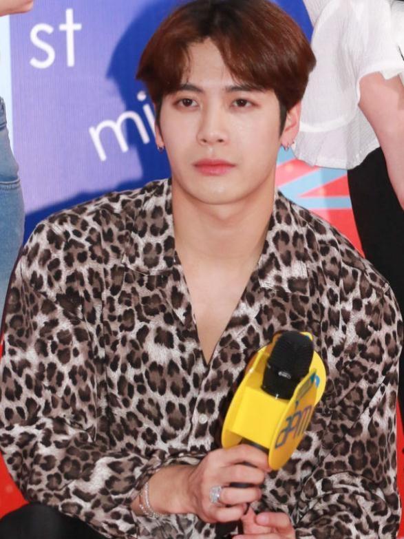 【星空体育APP网站】筑牢长江生态法治防线——2019中华环保世纪行上海站侧记