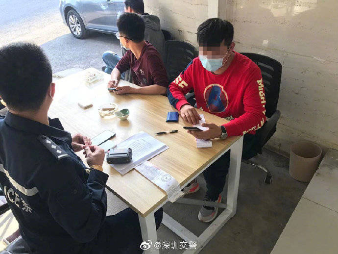 不按划定使用转向灯!罚款300元、记1分!‘星空体育app下载’(图2)
不按划定使用转向灯!罚款300元、记1分!‘星空体育app下载’(图2)